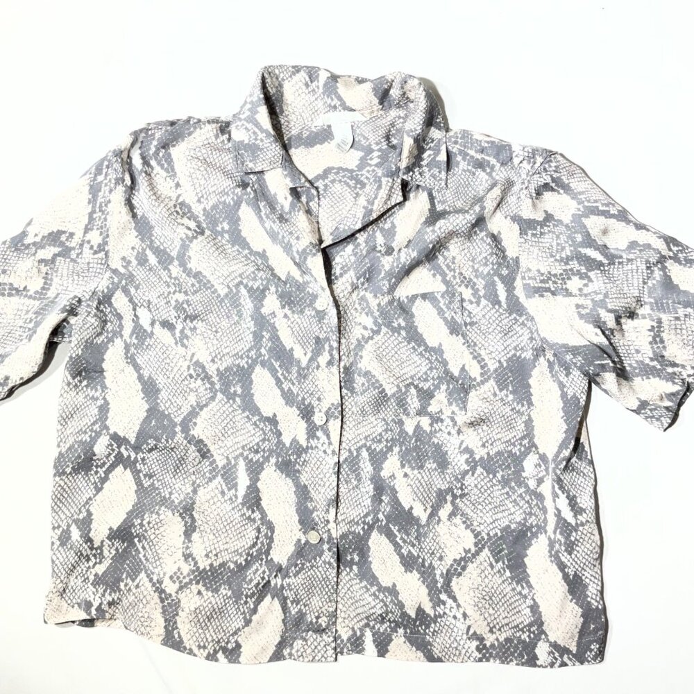 H&M Womens Snake Print Button-Up Shirt S Lightweight & Stylish Pocket Detail